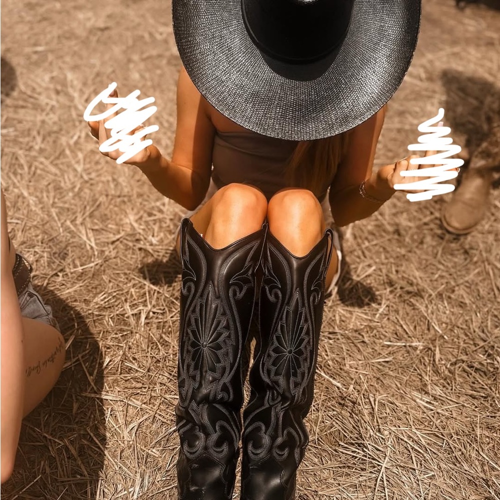 Steve Madden Black and Brown Heeled Boots - Picture 15 of 16